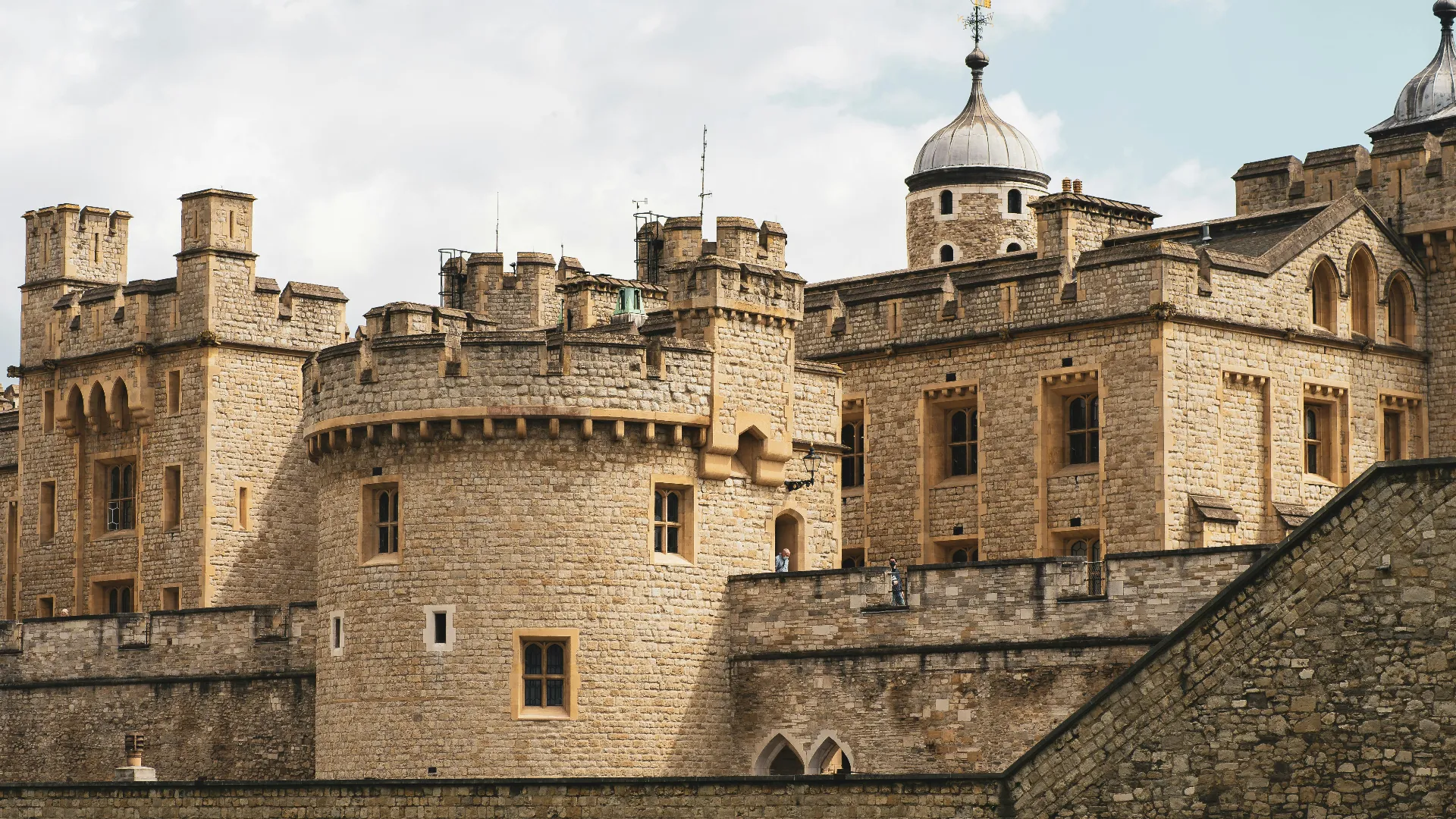 A 3-Hour Tower Of London Tour With Crown Jewels And Dark History